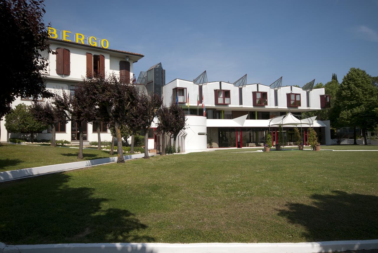 Albergo Ristorante Da Domenico Monte San Savino Eksteriør billede