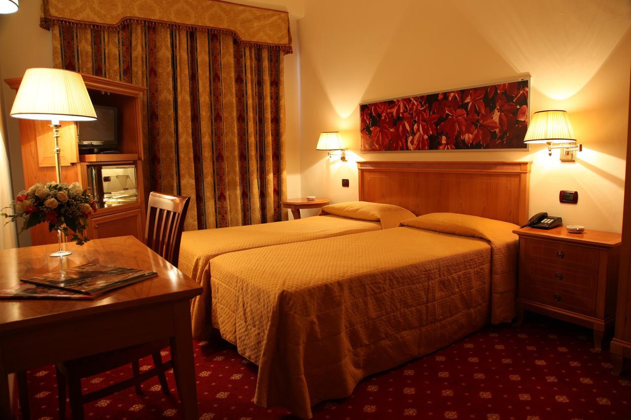 Albergo Ristorante Da Domenico Monte San Savino Eksteriør billede