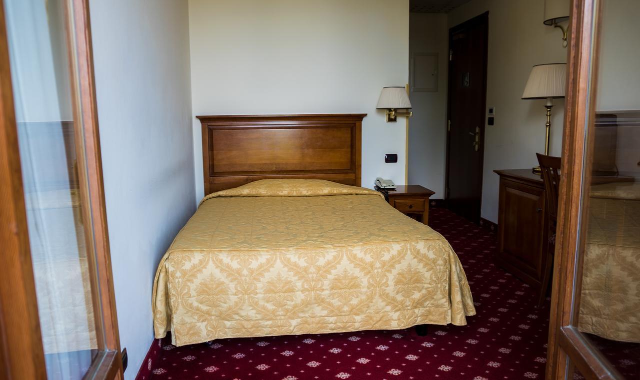 Albergo Ristorante Da Domenico Monte San Savino Eksteriør billede