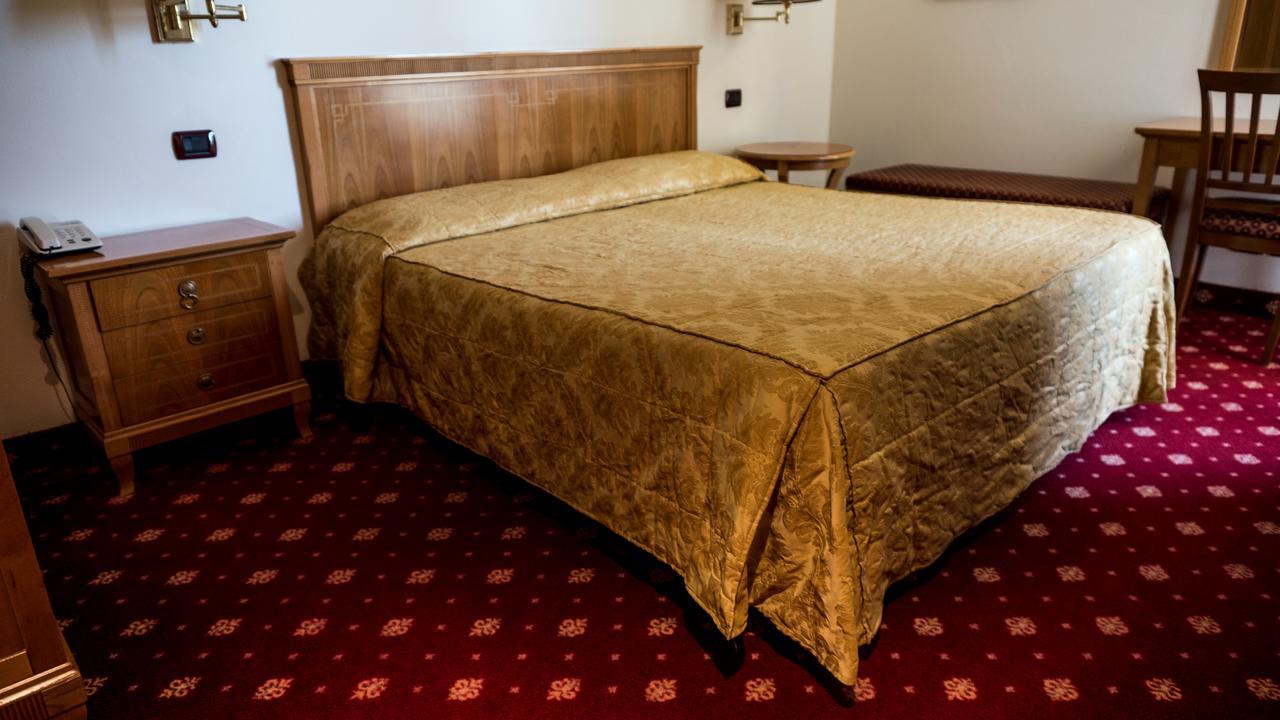 Albergo Ristorante Da Domenico Monte San Savino Eksteriør billede