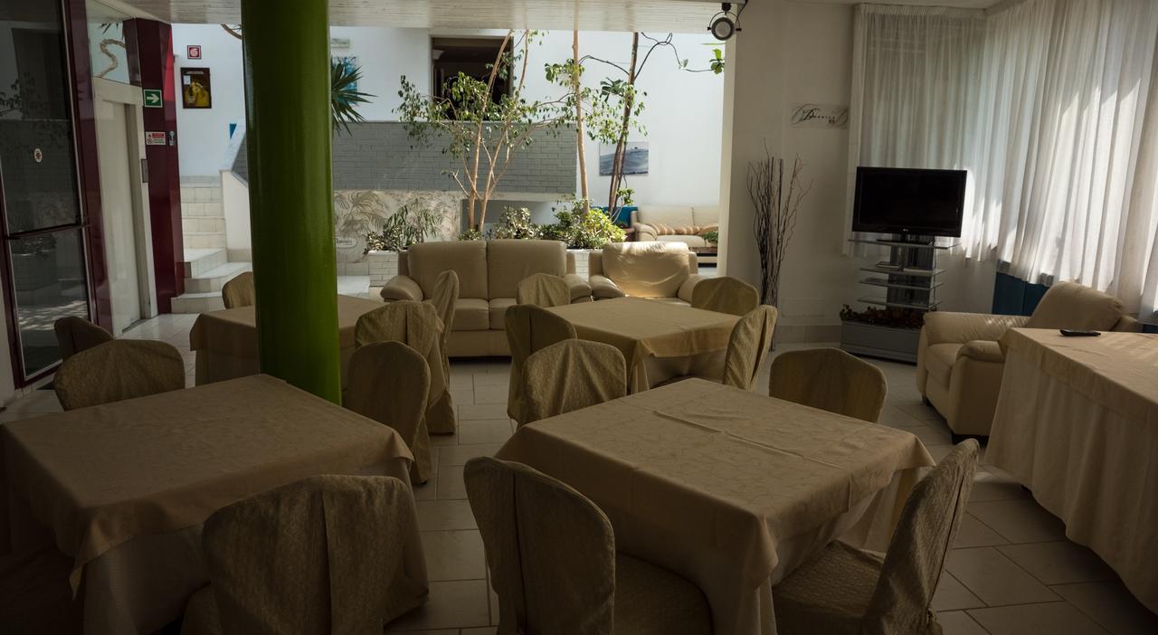 Albergo Ristorante Da Domenico Monte San Savino Eksteriør billede